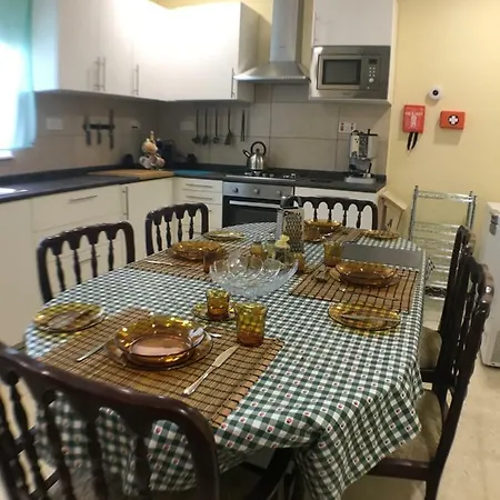 Corner Townhouse 1km From Msida