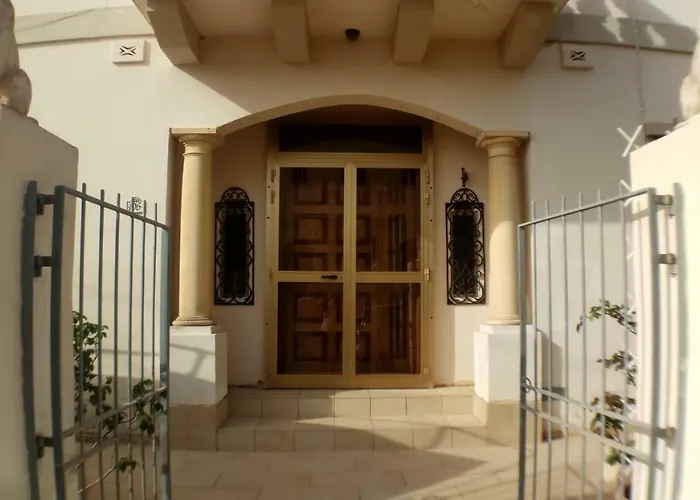 Ubytování v soukromí Corner Townhouse 1km From